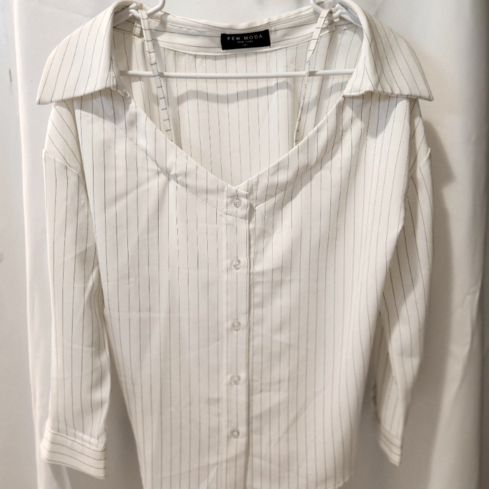 White stripped off the shoulder top